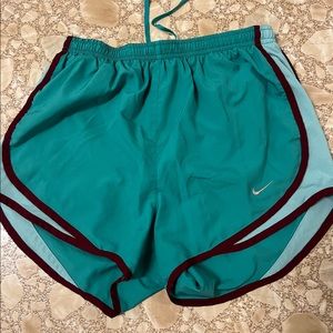 Nike Women’s Tempo Running Shorts Teal and Maroon Size XS
